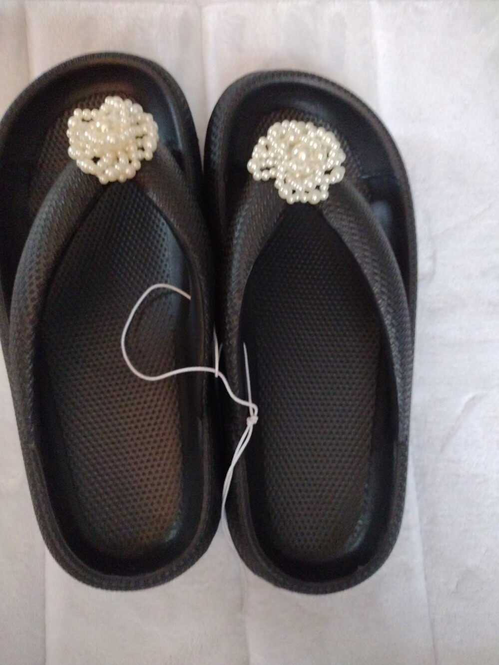 Black Pearl-Embellished Women's Flip Flops